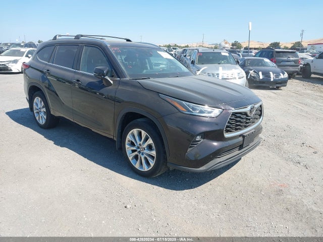 2022 TOYOTA HIGHLANDER LIMITED