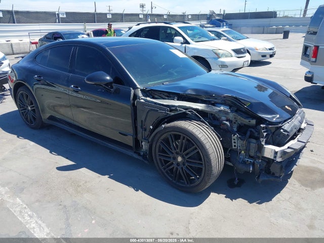 2019 PORSCHE PANAMERA 4