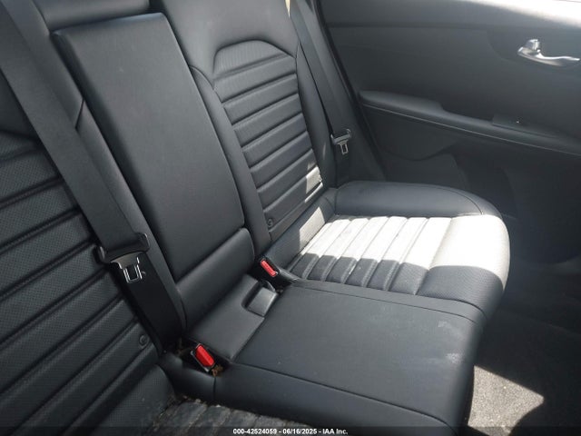 KIA FORTE GT-LINE - 8