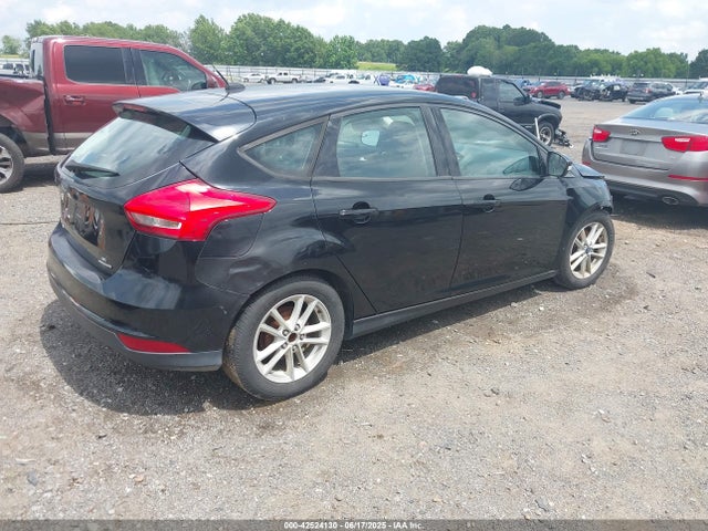 FORD FOCUS SE - 4
