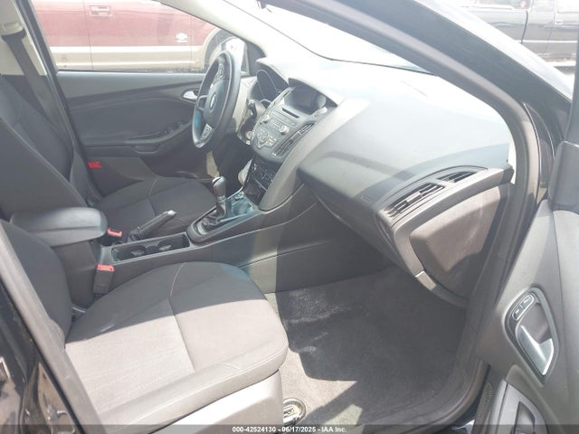 FORD FOCUS SE - 5
