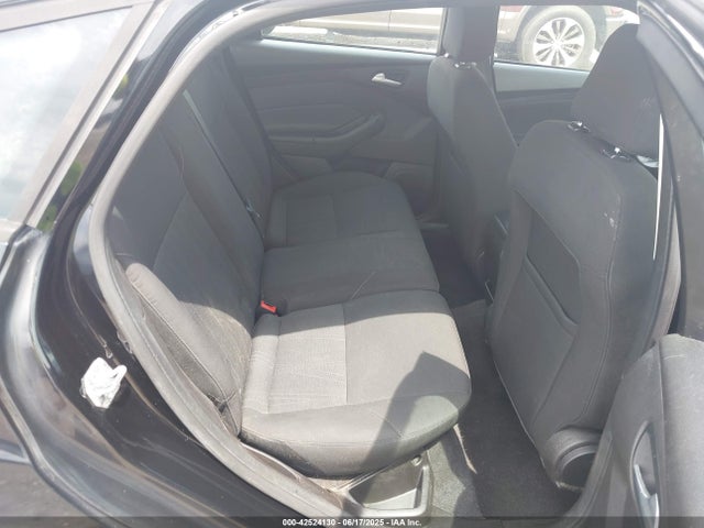 FORD FOCUS SE - 8