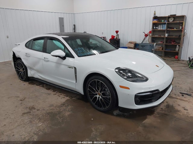 2023 PORSCHE PANAMERA 4/4 PLATINUM EDITION