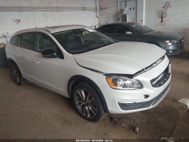 2017 Volvo V60, VIN: YV440MWK8H1035258