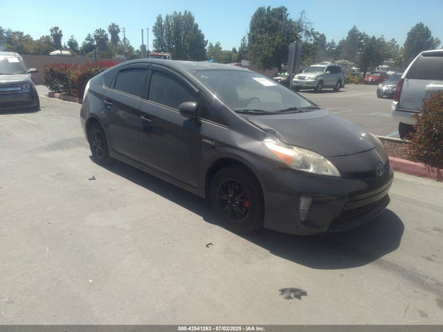2014 TOYOTA PRIUS 