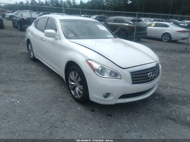 2011 INFINITI M37 