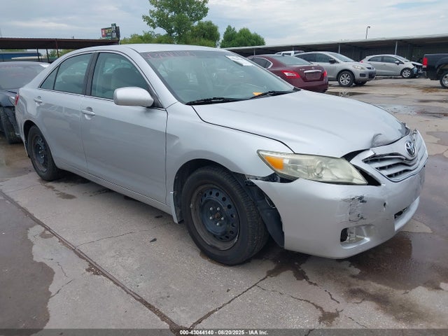 2011 TOYOTA CAMRY LE