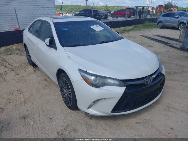2016 TOYOTA CAMRY SE