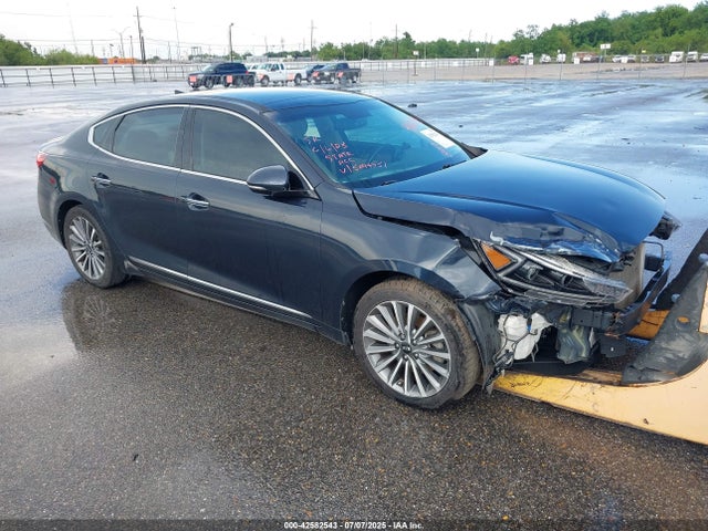 2017 KIA CADENZA PREMIUM