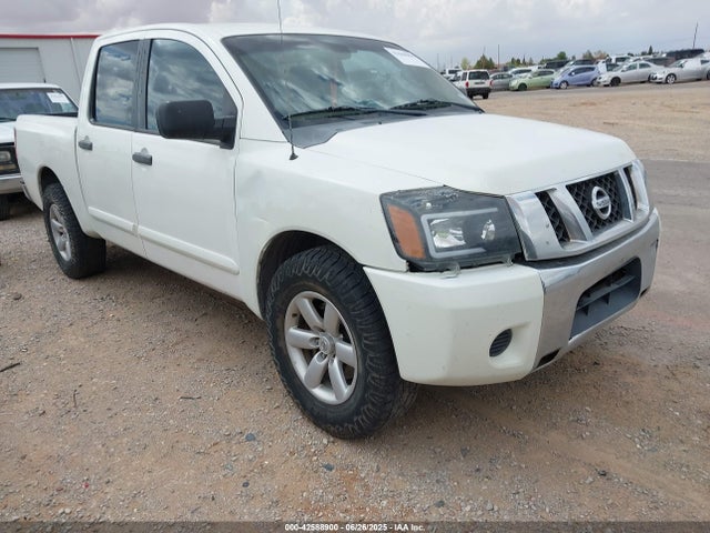 2012 NISSAN TITAN SV