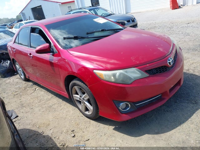 2014 TOYOTA CAMRY SE