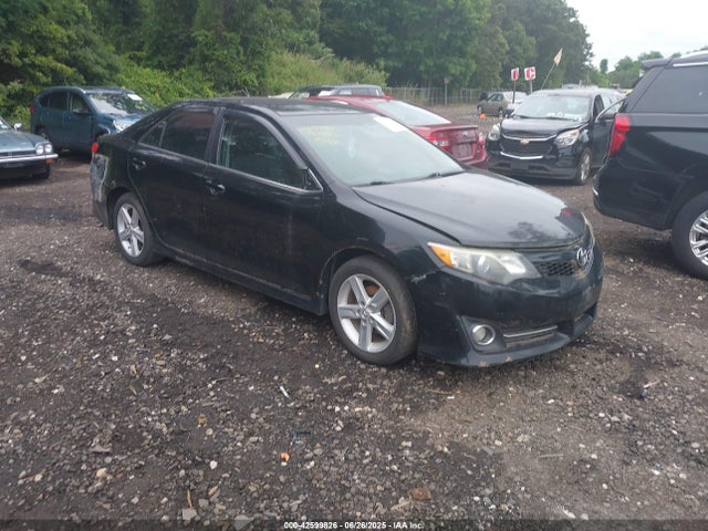 2013 TOYOTA CAMRY SE
