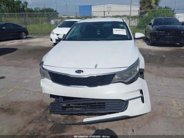 2017 KIA OPTIMA LX — миниатюра 12