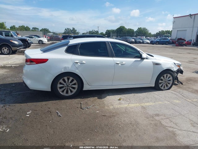 2017 KIA OPTIMA LX — миниатюра 13