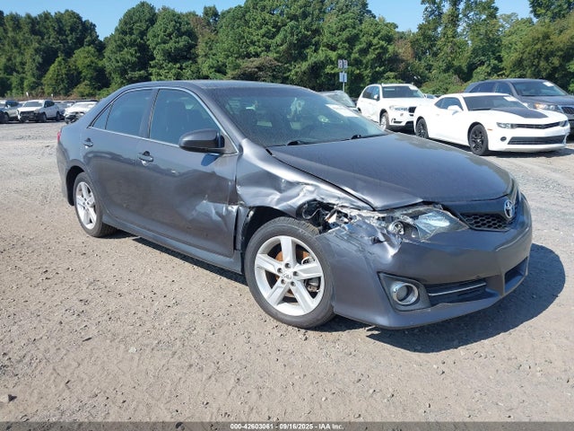 2013 TOYOTA CAMRY SE