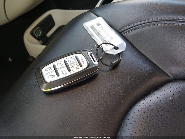 2023 CHRYSLER PACIFICA TOURING L 11