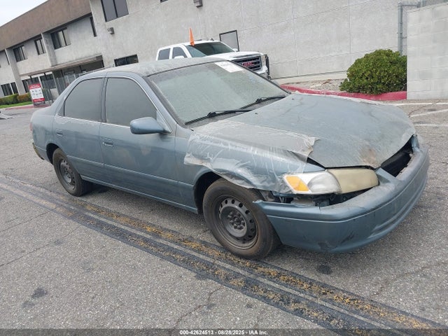 2001 TOYOTA CAMRY LE