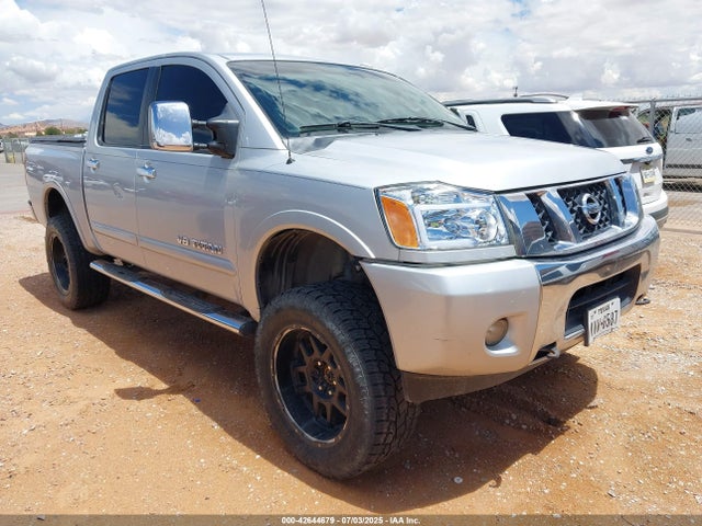 2015 NISSAN TITAN SL