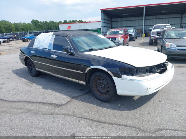 2002 LINCOLN TOWN CAR CARTIER