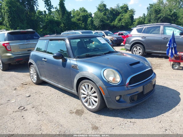 2011 MINI COOPER 
