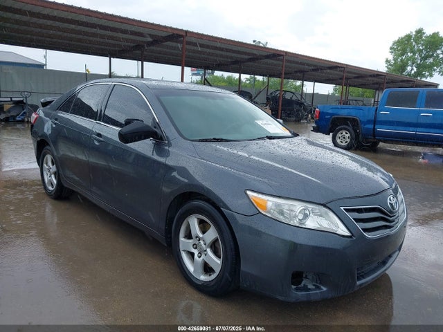 2011 TOYOTA CAMRY LE
