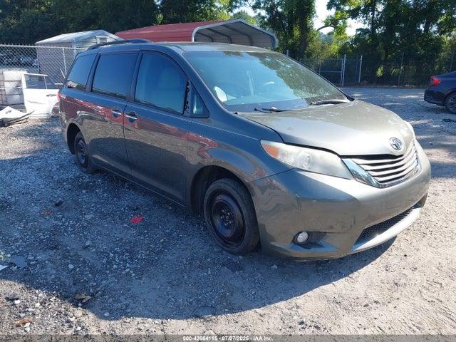 2012 TOYOTA SIENNA XLE V6 8 PASSENGER