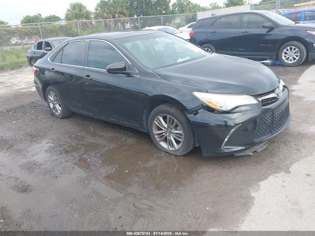 2016 TOYOTA CAMRY SE