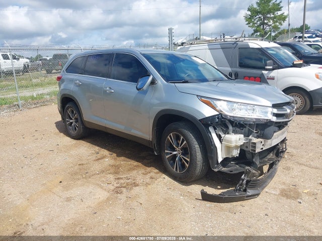 2019 TOYOTA HIGHLANDER LE