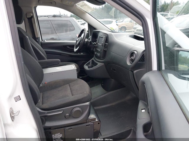 2018 MERCEDES-BENZ METRIS 