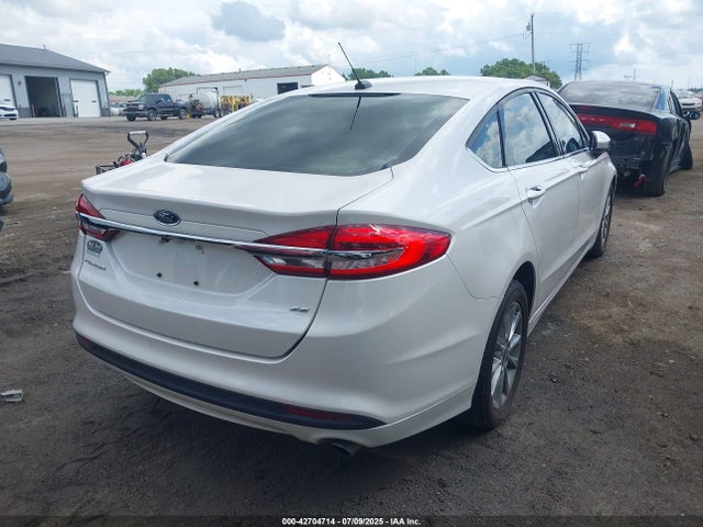 FORD FUSION SE - 4