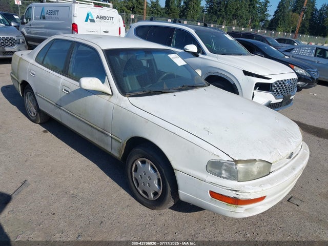 1993 TOYOTA CAMRY LE