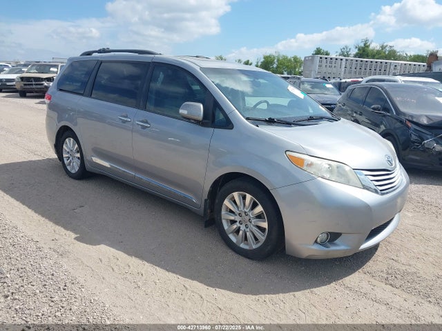 2013 TOYOTA SIENNA LIMITED V6 7 PASSENGER