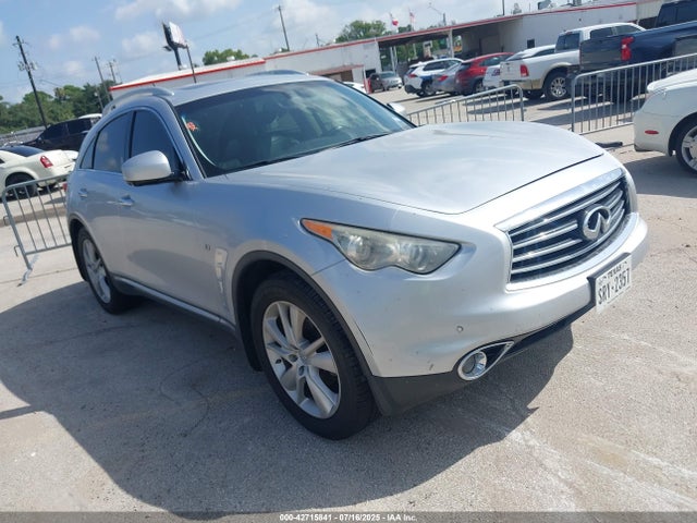 2015 INFINITI QX70 