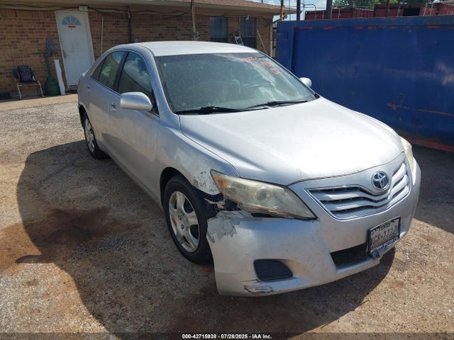 2011 TOYOTA CAMRY LE