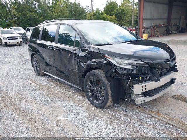 2025 TOYOTA SIENNA XSE