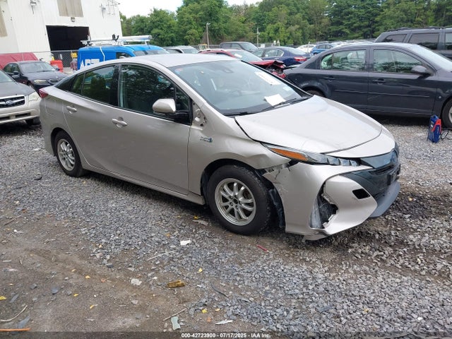 2020 TOYOTA PRIUS LE