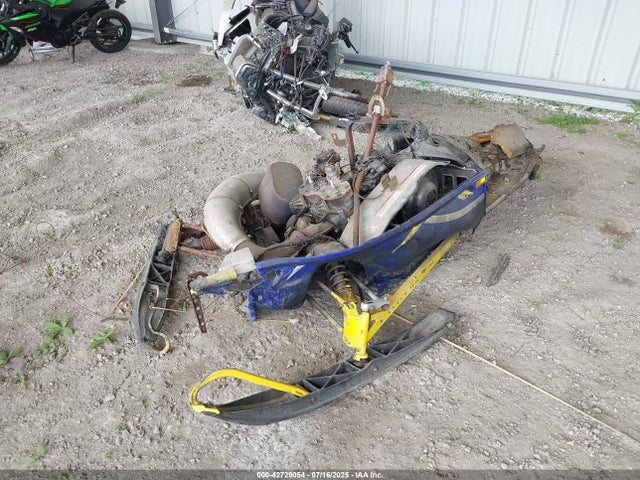 2003 POLARIS SNOWMOBILE 