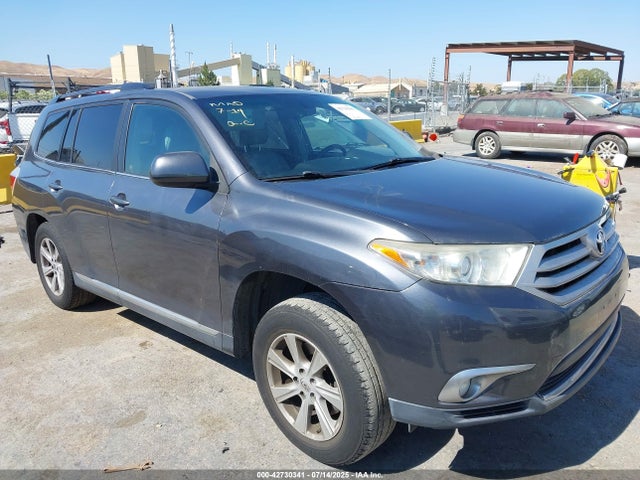 2011 TOYOTA HIGHLANDER SE V6