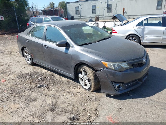 2013 TOYOTA CAMRY SE