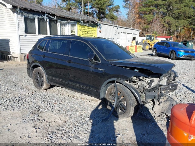 2022 VOLKSWAGEN TIGUAN 2.0T SE R-LINE BLACK