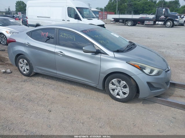 2016 HYUNDAI ELANTRA SE