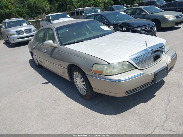2004 LINCOLN TOWN CAR SIGNATURE
