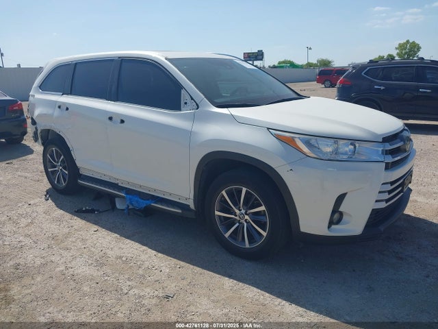 2017 TOYOTA HIGHLANDER XLE
