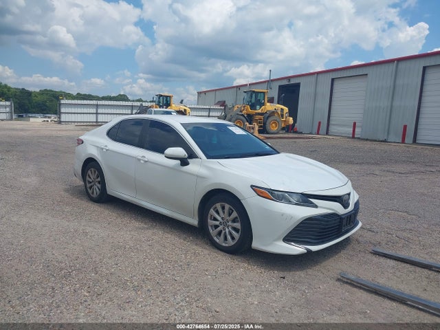 2018 TOYOTA CAMRY LE