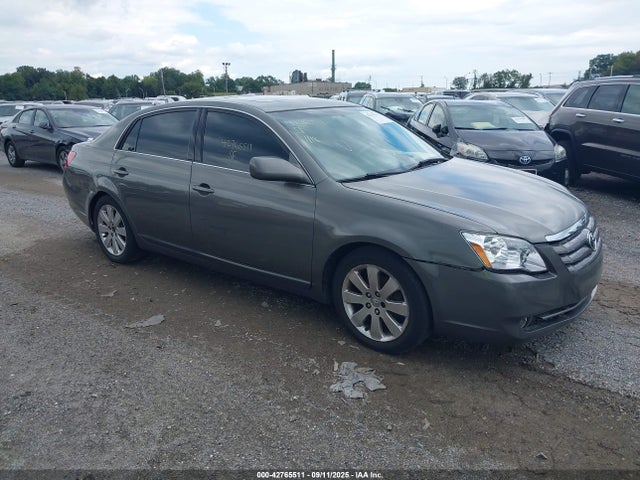 2005 TOYOTA AVALON XLS