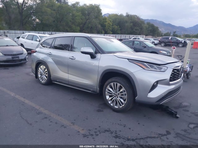 2025 TOYOTA HIGHLANDER PLATINUM