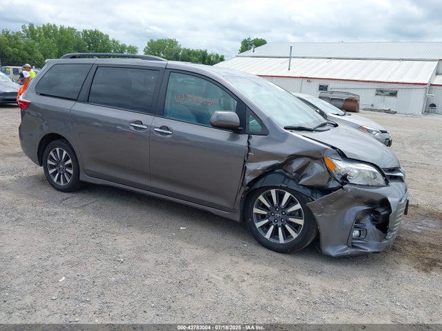 2018 TOYOTA SIENNA XLE PREMIUM 7 PASSENGER