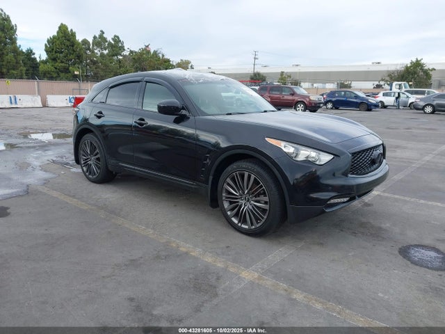 2017 INFINITI QX70 