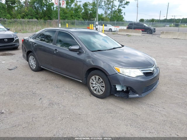 2014 TOYOTA CAMRY LE