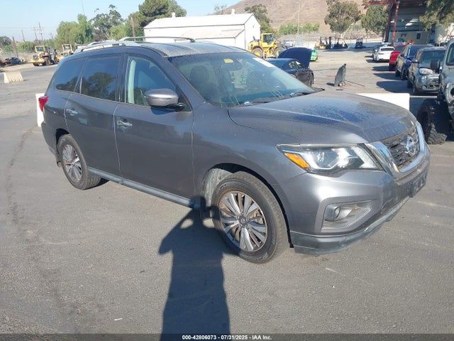 2017 NISSAN PATHFINDER SV